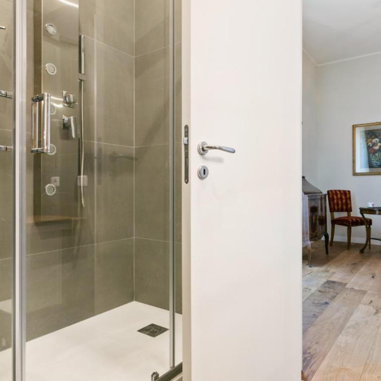 GuestHost - NotHotel Palermo Luxury Guest House - Camera King - 6