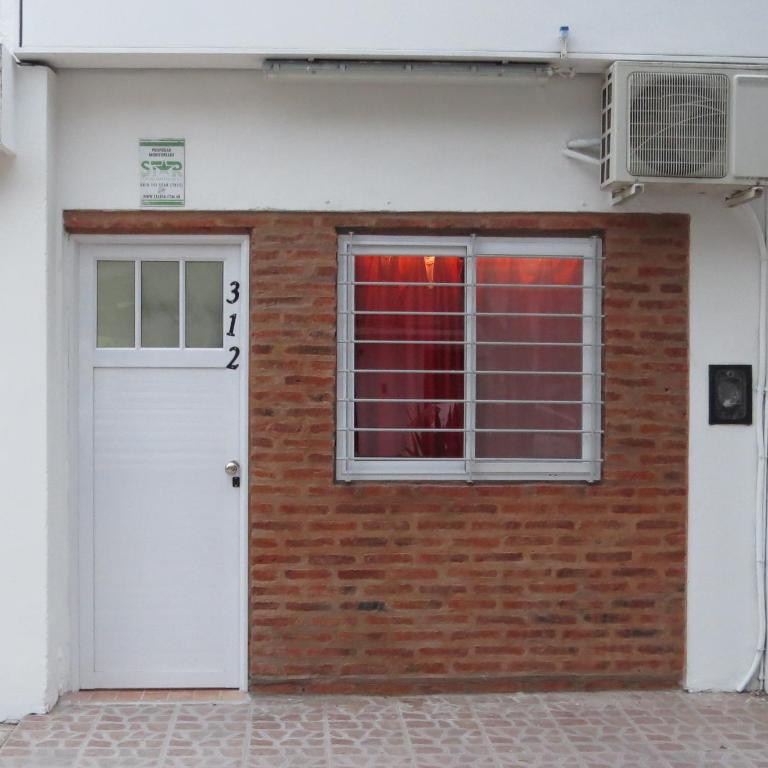LIZARRA Monoambiente RESISTENCIA- 100 mts peatonal - One-Bedroom Apartment - 12