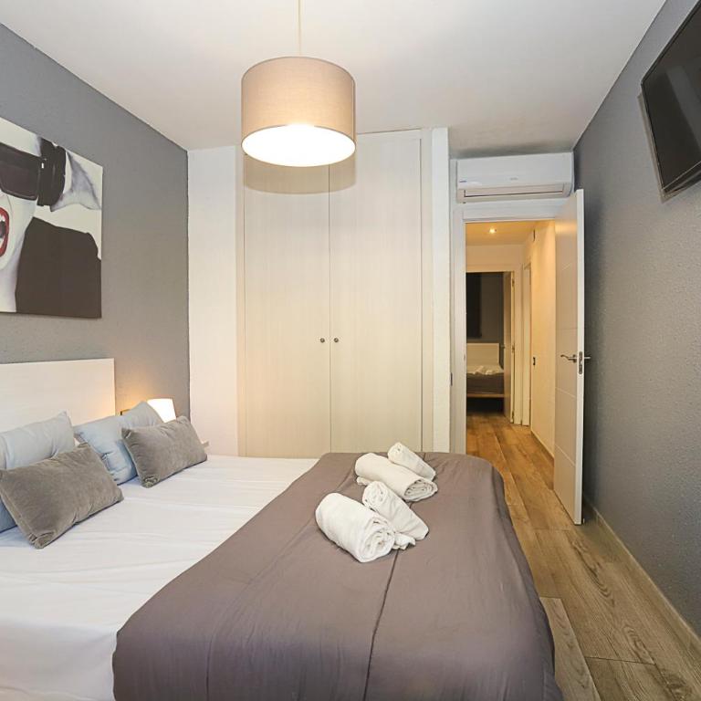 DIFFERENTFLATS Llum - Two-Bedroom Apartment - 2