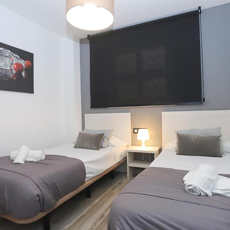 DIFFERENTFLATS Llum - Two-Bedroom Apartment - 5