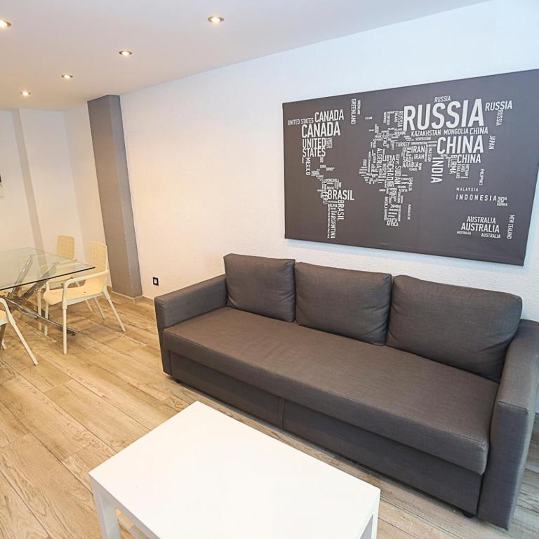 DIFFERENTFLATS Llum - Two-Bedroom Apartment - 9