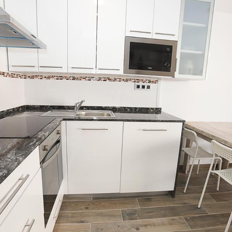 DIFFERENTFLATS Eucalyptus - One-Bedroom Apartment - 11