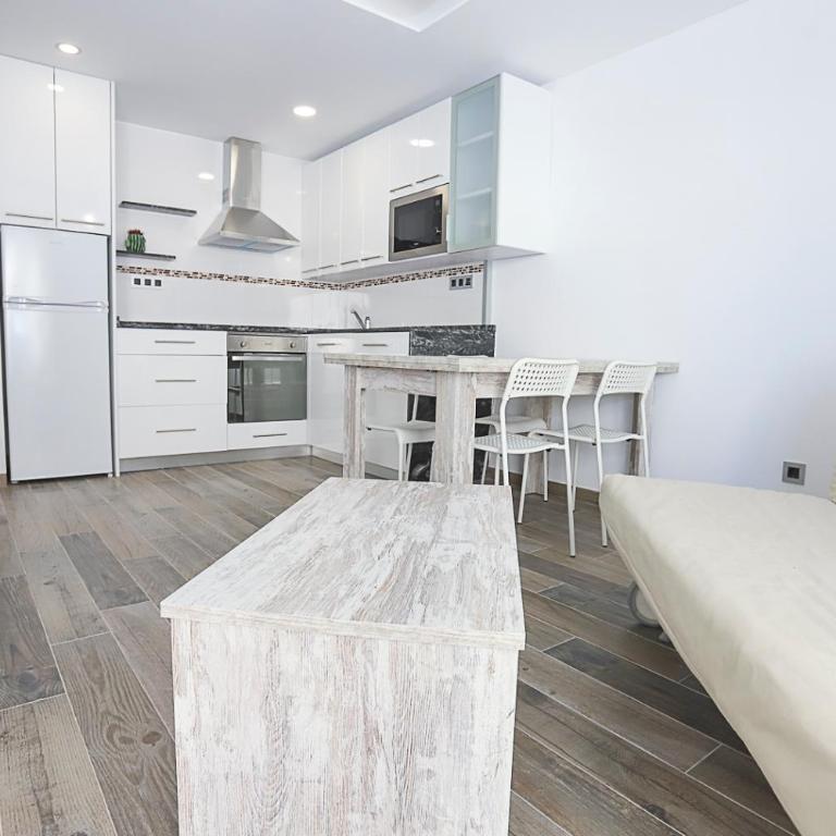 DIFFERENTFLATS Eucalyptus - One-Bedroom Apartment - 10