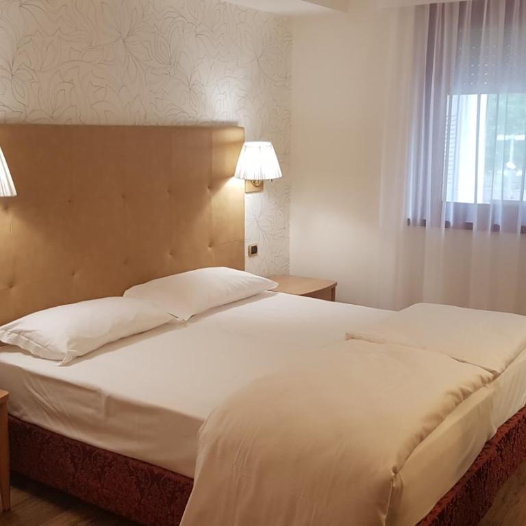 Hotel Sporting Trento - Camera Matrimoniale - 8