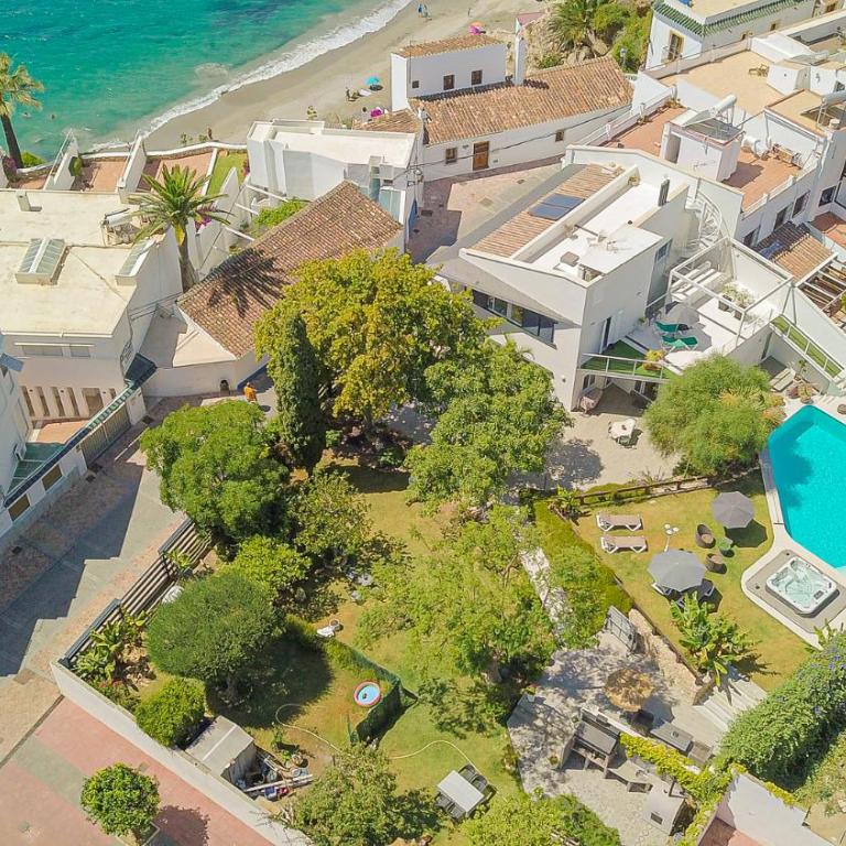 Resort con piscina privada en Calle Carabeo - Villa - 1