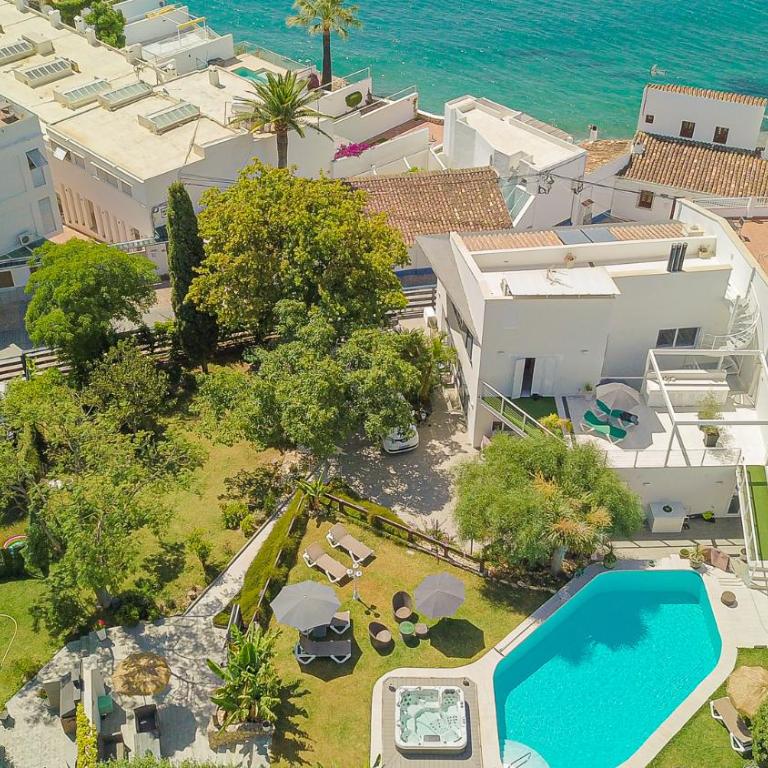 Resort con piscina privada en Calle Carabeo - Villa - 4