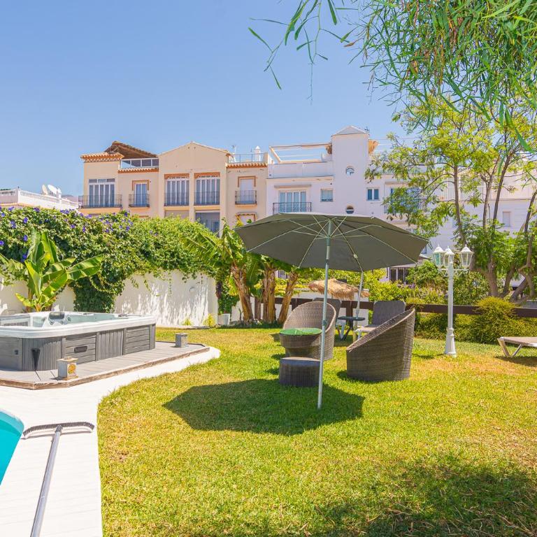 Resort con piscina privada en Calle Carabeo - Villa - 42