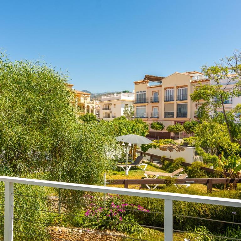 Resort con piscina privada en Calle Carabeo - Villa - 60