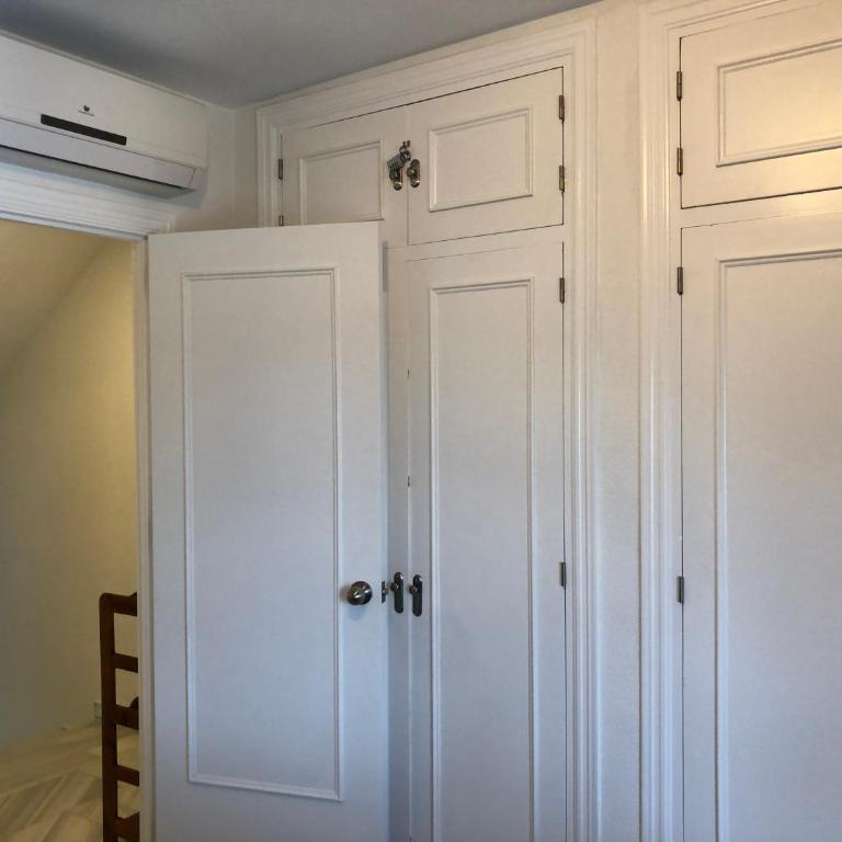 El Cortijuelo. Magnificent triplex terraced house with rooftop of 18m2, overlooking the sea. Parking - Vacation Home - 32
