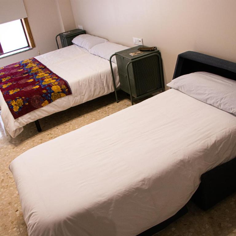 Acolá Rooms - Habitación Familiar con baño privado - 9