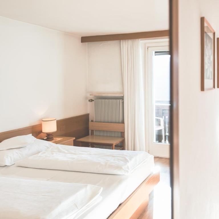 Hotel Gasthof Stern - Doppelzimmer mit Zustellbett - 1
