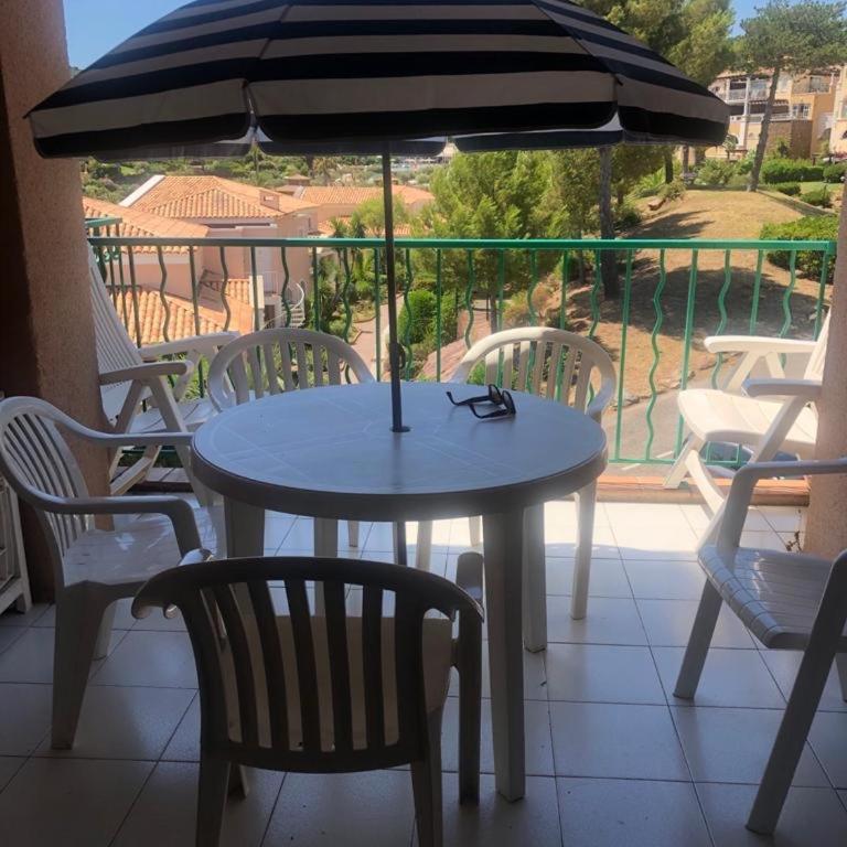Appartement à Cap Estérel Village Pierre et Vacances Piscines et parking inclus - Studio - 15
