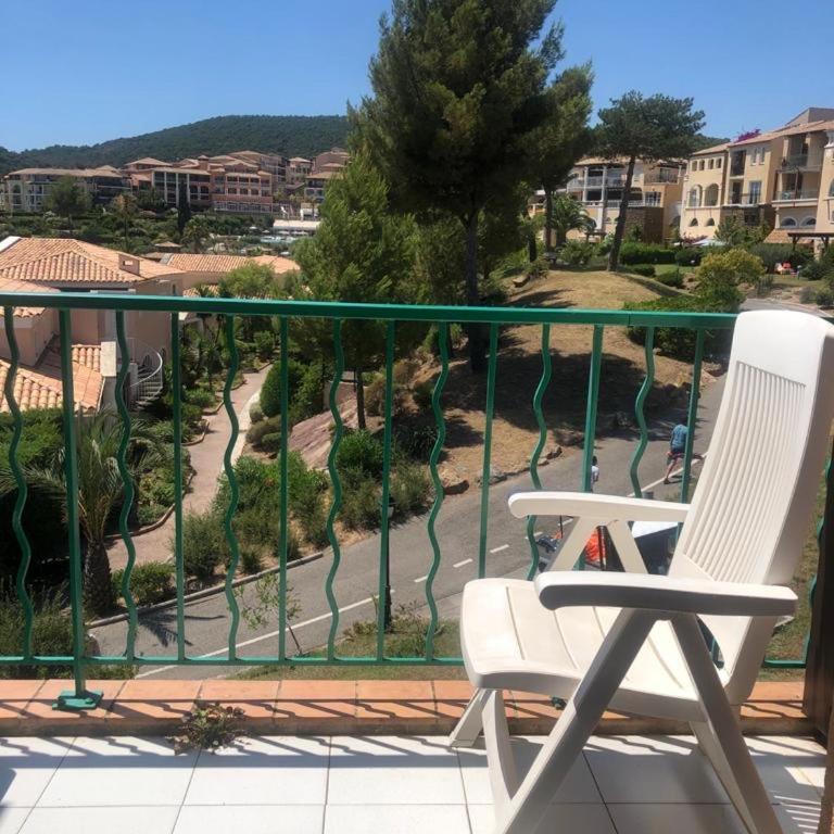 Appartement à Cap Estérel Village Pierre et Vacances Piscines et parking inclus - Studio - 10
