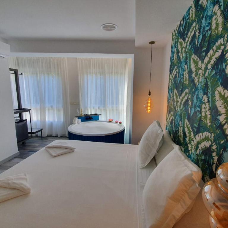 Reina Victoria Prado Sastre - Queen Suite with Spa Bath - 5