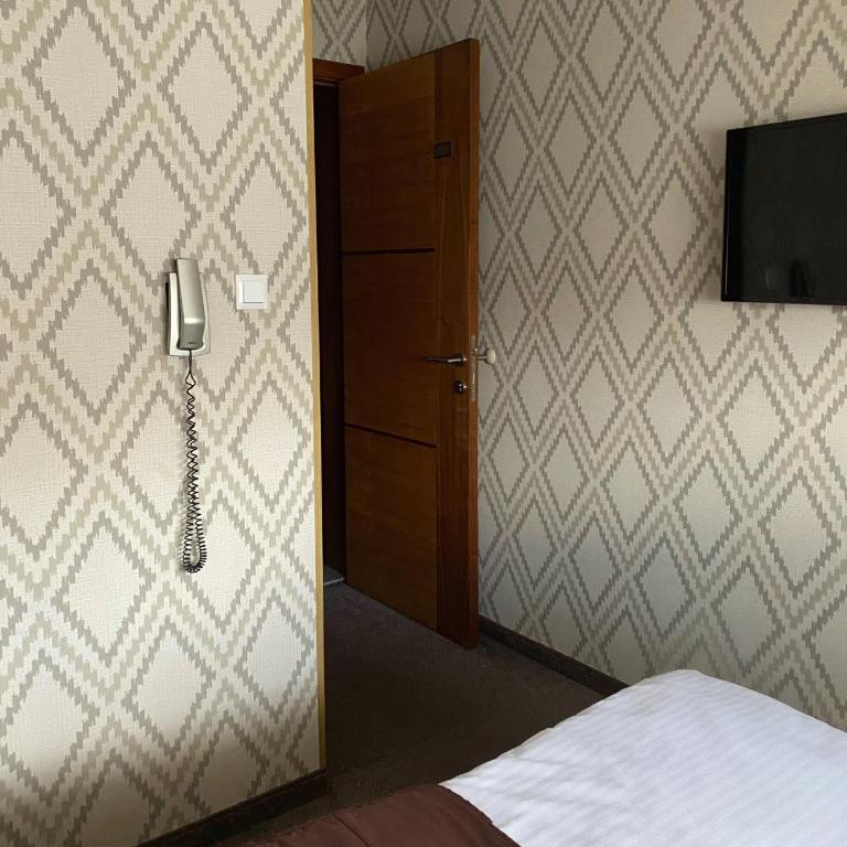 Hotel Banja Luka - Dvokrevetna Soba sa Bračnim Krevetom - 3