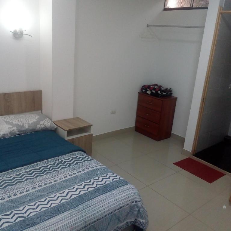 Peruvian Family Hostal Miraflores - Habitación Familiar con baño privado - 1
