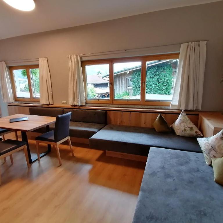 Ferienwohnungen Strass im Zillertal - Apartment mit Blick auf die Berge - 3