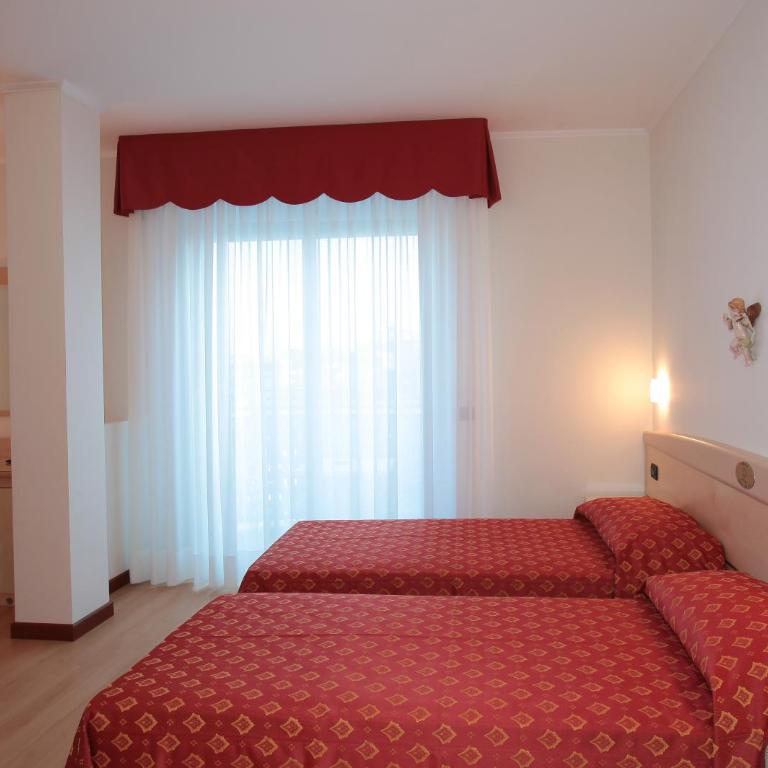 Hotel Helios - Camera Matrimoniale/Doppia con Letti Singoli - 3
