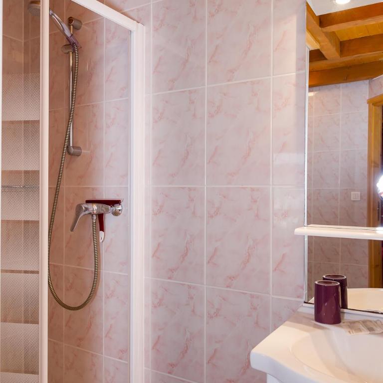 CHAMBRE d'HÔTE LA PETITE BERGERIE - Chambre Triple avec Balcon - 4