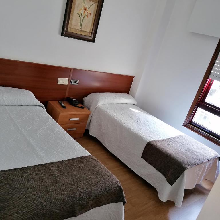 Hostal Adelia - Habitación Doble - 2 camas - 1