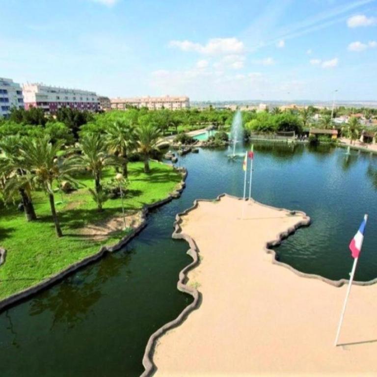 Apartment with pool & balcony less than 10min walk to La Mata Beach! - Apartamento con balcón - 30