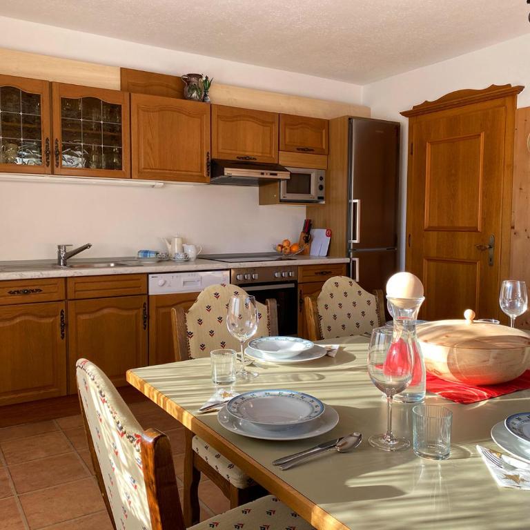 Appartments Hofer - Apartment mit 3 Schlafzimmern und Dusche - 3