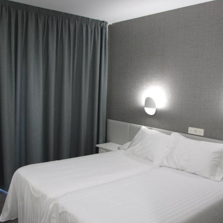 Hotel Ton - Habitación Doble Estándar - 1 o 2 camas - 4