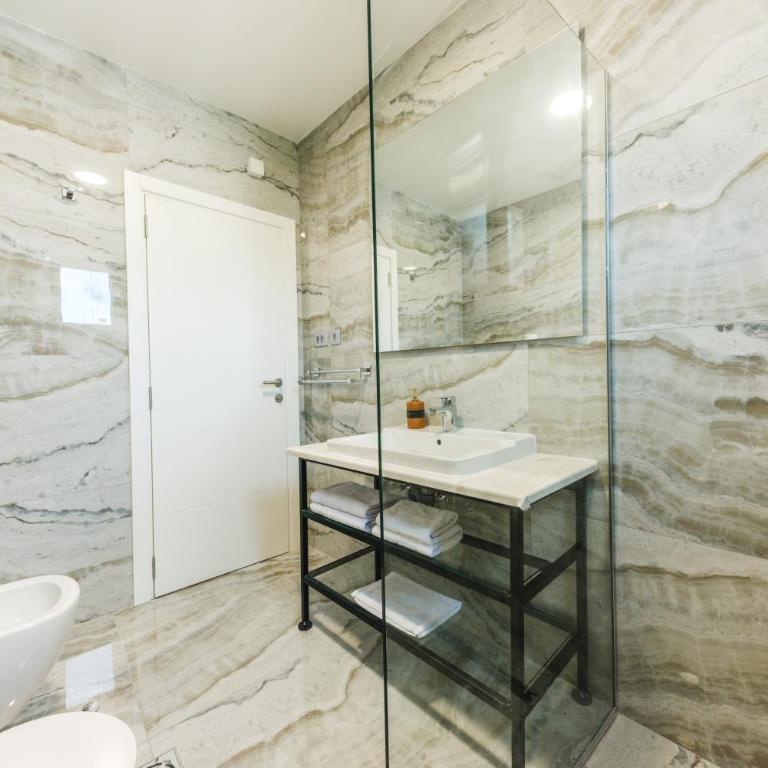 Sunset Hotel - Superior Double Room with Balcony and Sea View - 12