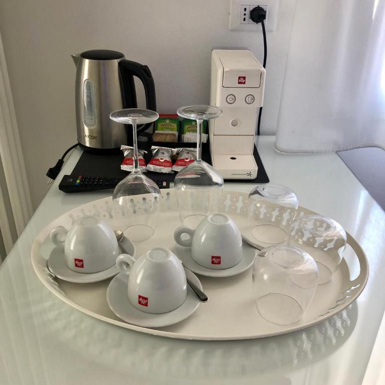 Sunrise Rooms - Camera Familiare con Bagno - 3