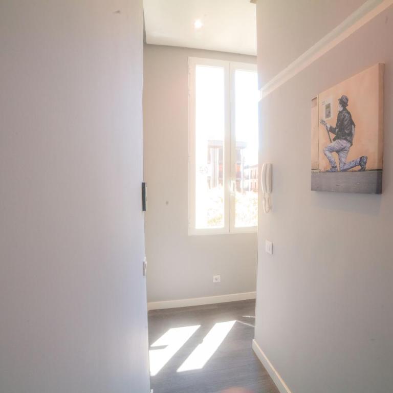 Apartments Madrid Plaza Mayor-Tintoreros - Studio Apartment with Balcony - 24
