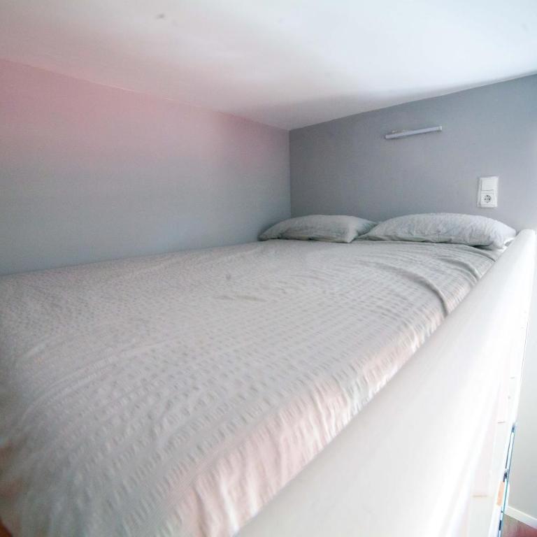 Apartments Madrid Plaza Mayor-Tintoreros - Studio Apartment with Balcony - 2