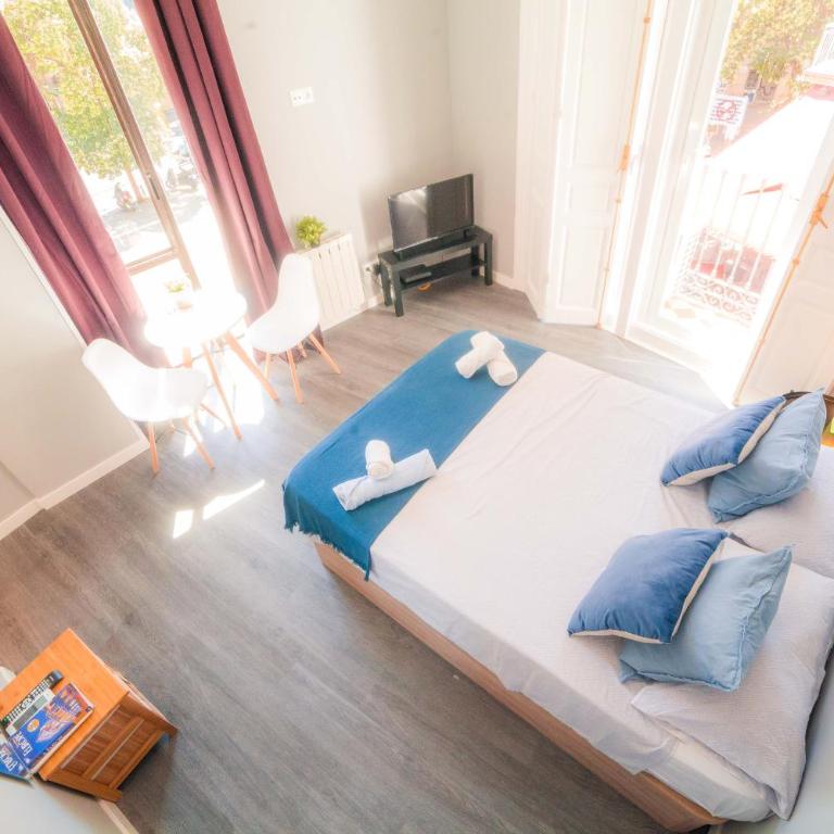 Apartments Madrid Plaza Mayor-Tintoreros - Studio Apartment with Balcony - 11