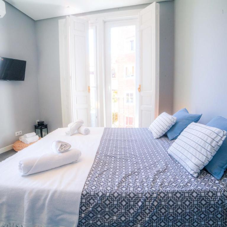 Apartments Madrid Plaza Mayor-Tintoreros - Studio Apartment with Balcony - 14