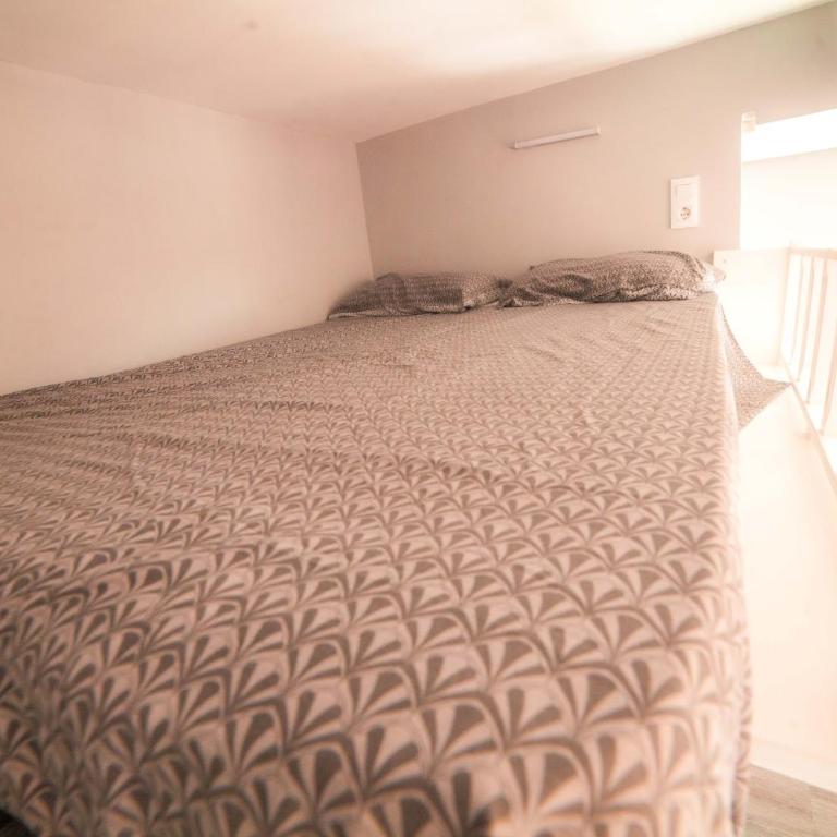 Apartments Madrid Plaza Mayor-Tintoreros - Studio Apartment with Balcony - 1