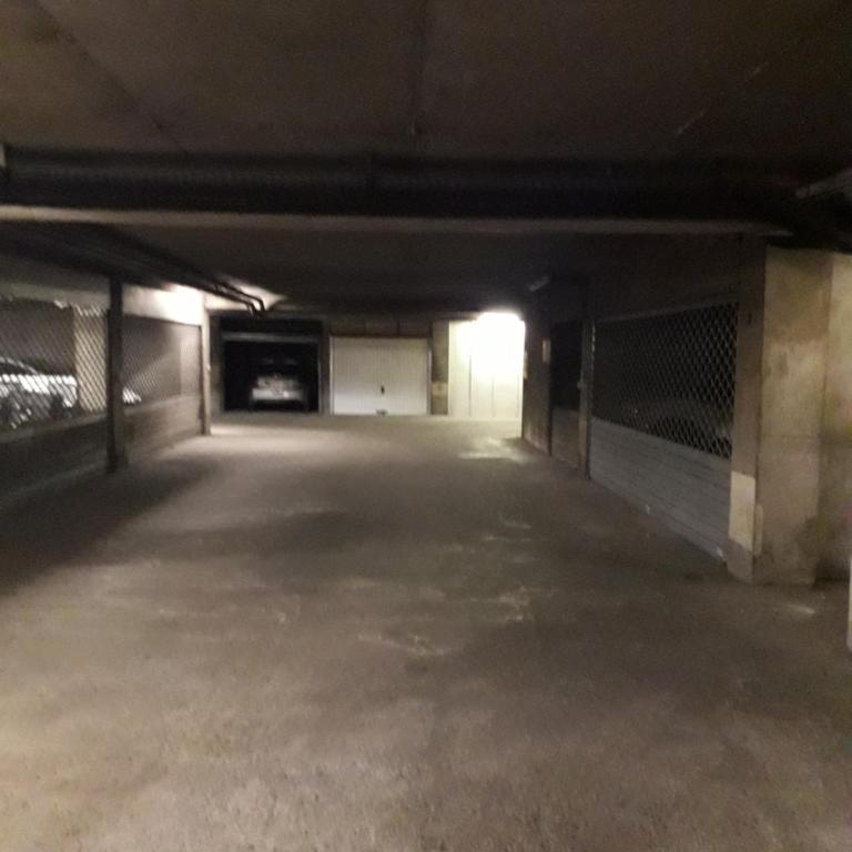 Appartement Hyper centre avec garage - Apartment mit 2 Schlafzimmern - 24
