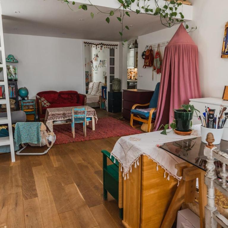 Bright atypical duplex in Menilmontant - Appartement - 7