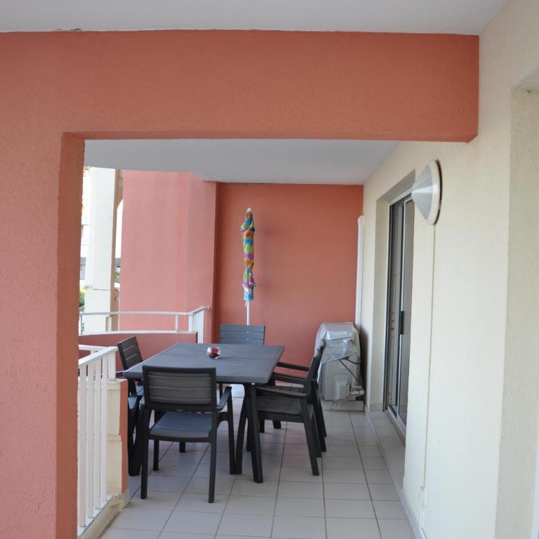 Mandana - Three-Bedroom Apartment - 75