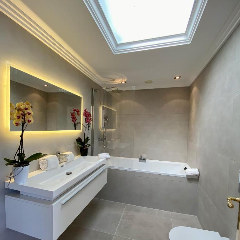 Résidence Carlton - Rénovée avec Piscine - Appartement - Vue sur Mer - 8