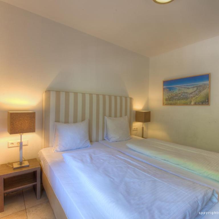 Residenz an der Burg by Kaprun Rentals - Luxuriöses Apartment mit 2 Schlafzimmern, Balkon und Bergblick - 8