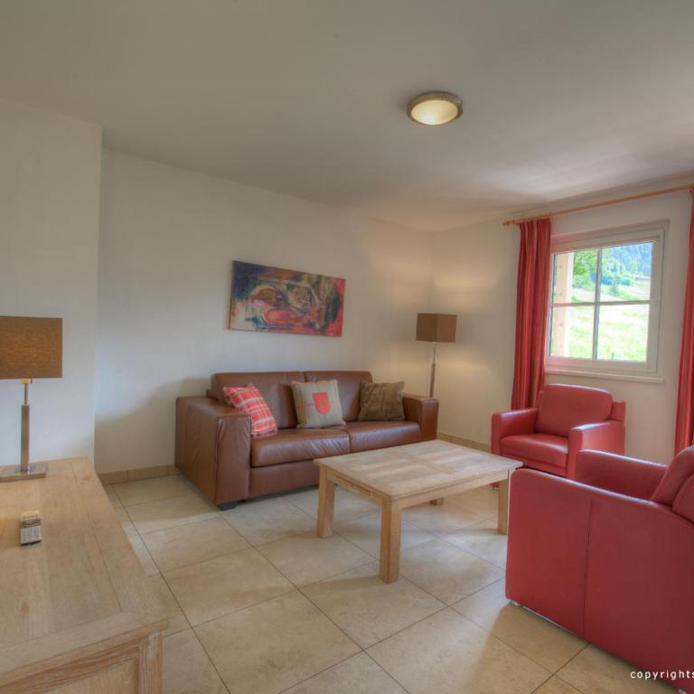 Residenz an der Burg by Kaprun Rentals - Luxuriöses Apartment mit 2 Schlafzimmern, Balkon und Bergblick - 12