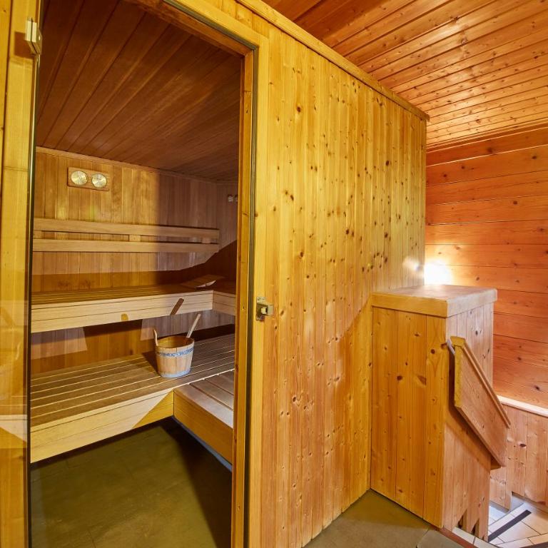 Sportpension Enzian - Doppelzimmer mit Balkon - 2