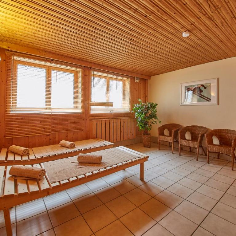 Sportpension Enzian - Doppelzimmer mit Balkon - 4