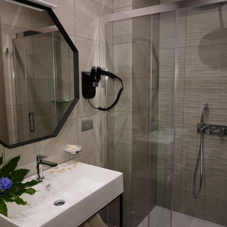 11 Catalani Rooms - Camera Tripla Standard - 9