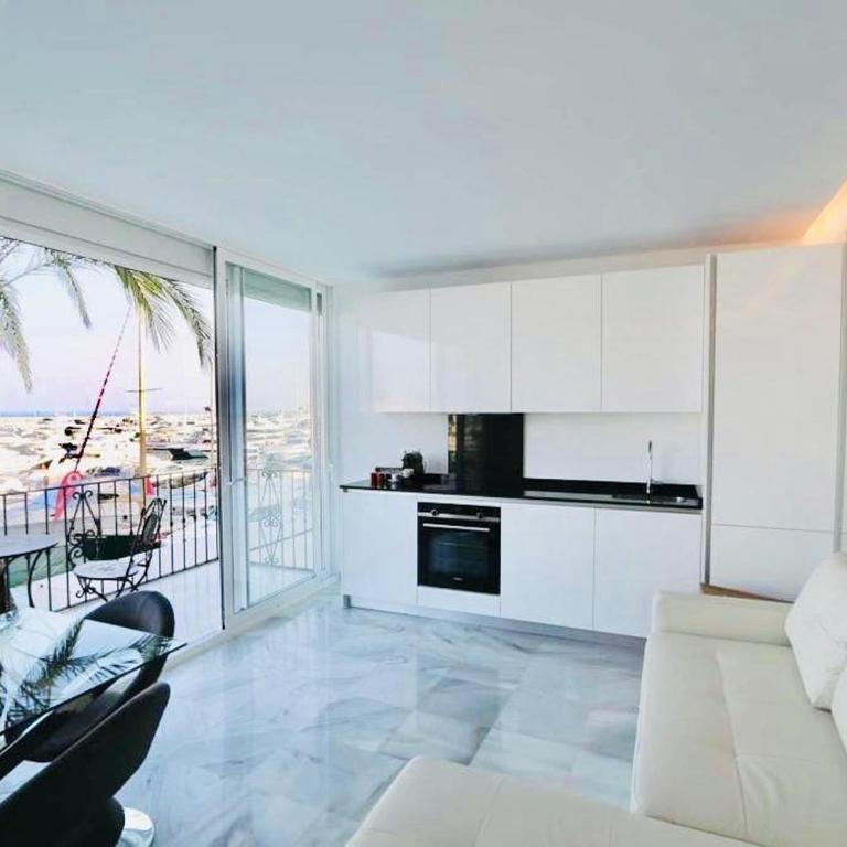 MARBELLA HOME RENTALS - Frontline 3BR apartment, Puerto Banus - Apartamento de 3 dormitorios - 20