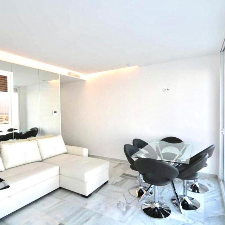 MARBELLA HOME RENTALS - Frontline 3BR apartment, Puerto Banus - Apartamento de 3 dormitorios - 19