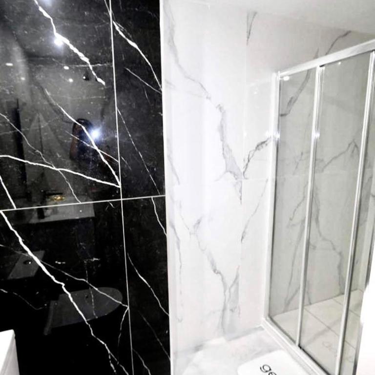 MARBELLA HOME RENTALS - Frontline 3BR apartment, Puerto Banus - Apartamento de 3 dormitorios - 16