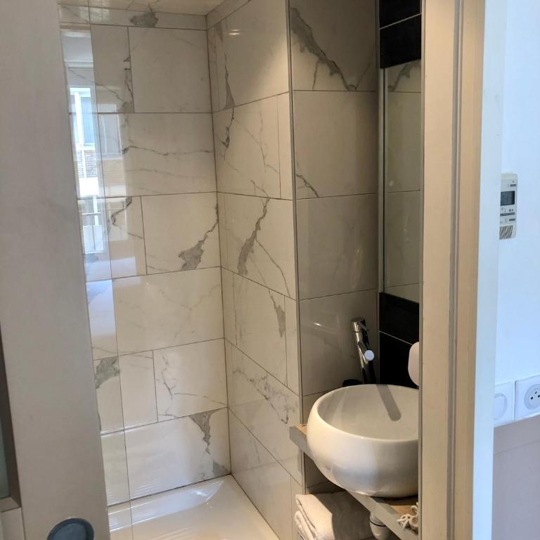 Amiral-Fondary - Chambre Double avec Douche - 4