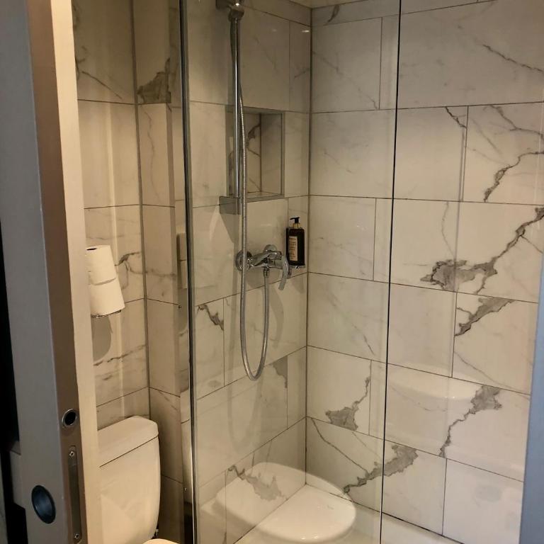 Amiral-Fondary - Chambre Double avec Douche - 2
