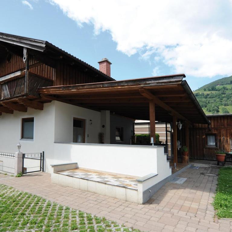 Chalet Gloria - Doppel- und Mehrbettzimmer - Familienzimmer mit Gemeinschaftsbad - 24