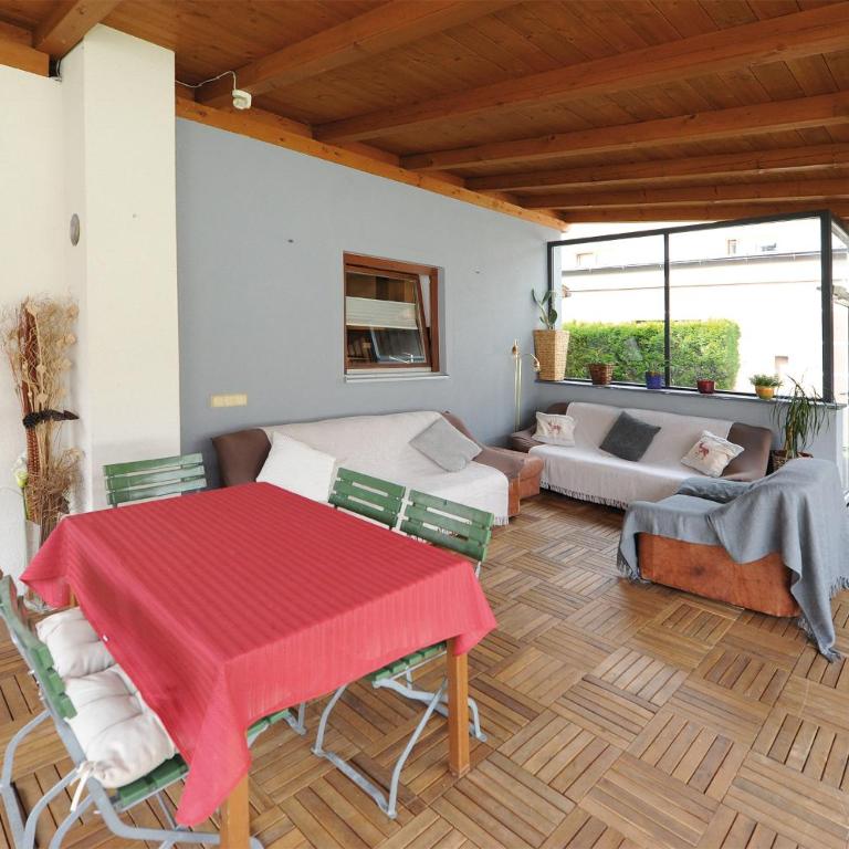 Chalet Gloria - Doppel- und Mehrbettzimmer - Familienzimmer mit Gemeinschaftsbad - 7